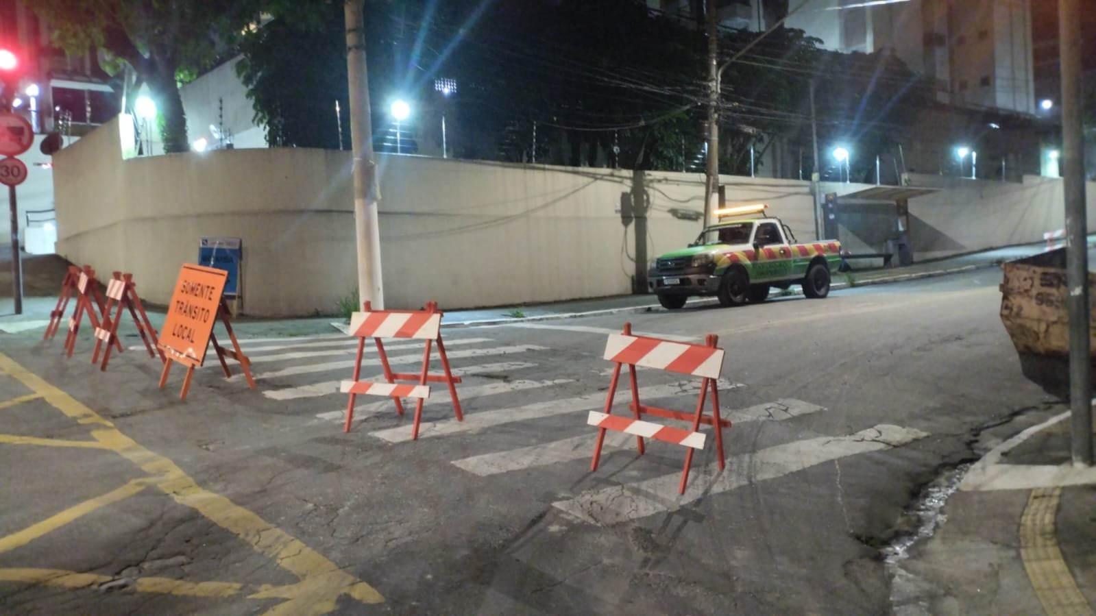 Operação de apoio ao trânsito em obra metroviária em São Paulo